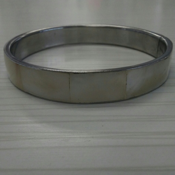 Vintage mother of pearl inlay bangle - Picture 4 of 4